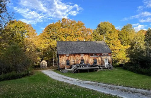 Mount Holly Cabina | Quaint, relaxing and cozy Cabin for your getaway!