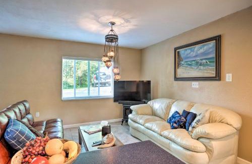 Brookings Casa | Quaint Riverside Reprieve with Kayaks and Floats!