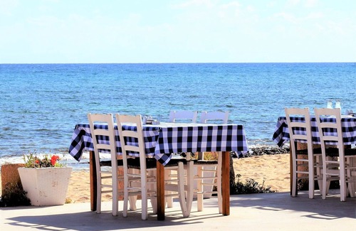 Exo Gonia Villa | Quaint Santorini Villa | Blue House | 1 Bedroom | Perfect Romantic Couples Getaway | Exo Gonia