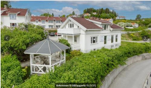 Vollen Villa | Quaint seaside cottage near Oslo
