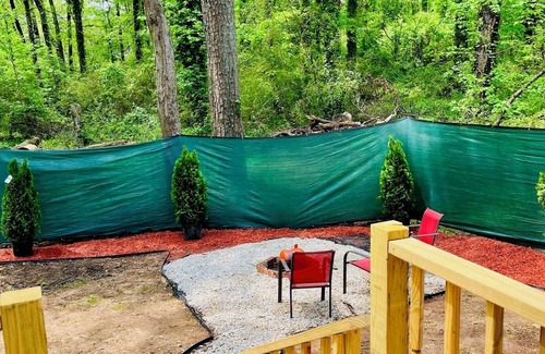 Clarkdale Cabina | Quaint & Spacious Tiny House: Gorgeous Decor, Near ATL Airport, Midtown & Sports