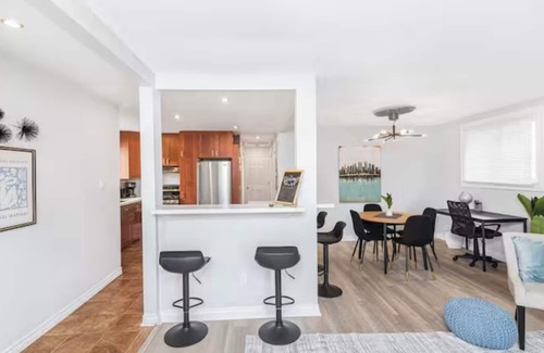 Hamilton Casa | Quaint & Stylish UPPER level 3-bed bungalow in Hamilton