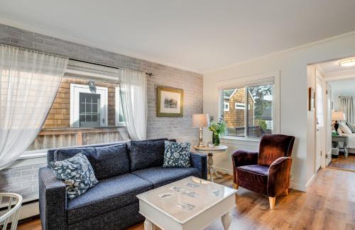 Seaside Casa | Quaint Sur La Mer Cottage with Deck, Fire Pit