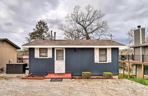 Kimberling City Casa | Quaint Table Rock Lake Hideout with Pool Access