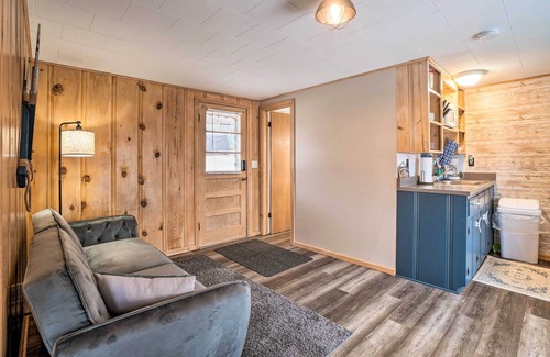 Kimberling City Cabina | Quaint Table Rock Lake Hideout w/ Pool Access