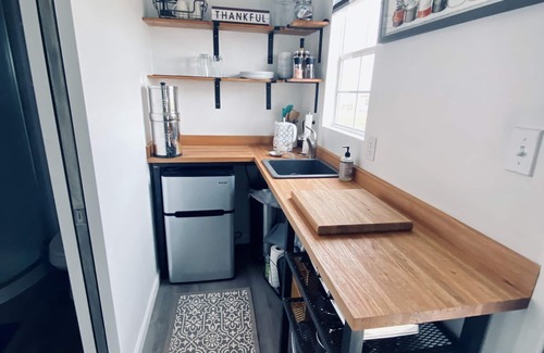 Taylor Casa | Quaint Tiny Home on Working Homestead-20 mins from Show Low!