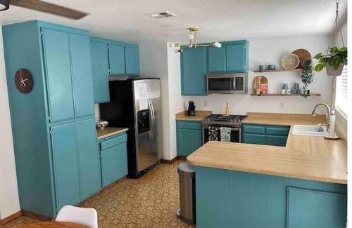 Quartz Hill Casa | Quaint Vintage Ranch Style Home