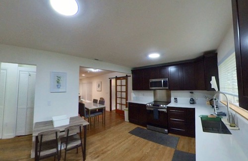West Slope Casa | Quaint yet Modern 2-bedroom house with privacy in Beaverton