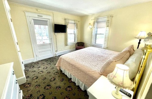 Ocean Grove Hotel | Quaker Inn