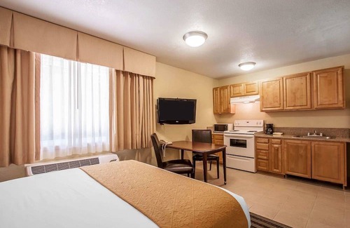 Hazel Dell South Hotel | Quality Inn And Suites Vancouver