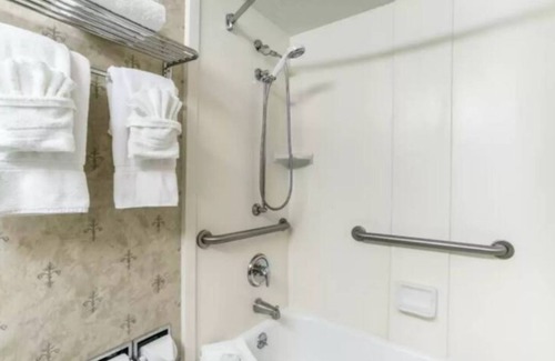 Hanover Casa | Quality and Dependable!! 2 Double Beds