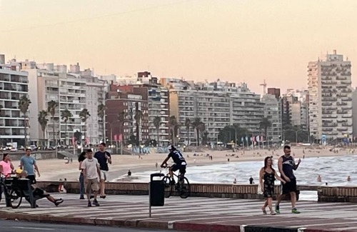 Pocitos Apartamento | Apartamento de calidad en Playa Pocitos/con garaje sin costo