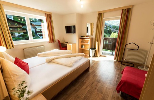 Sankt Anton am Arlberg Hotel | "Quality Hosts Arlberg" Hotel-Gasthof Freisleben