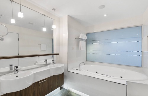 Taylors Lakes Hotel | Quality Hotel Taylors Lakes