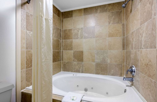 Athens Hotel | Quality Inn Athens I-65 / Huntsville Area West