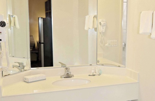Aurora Hotel | Quality Inn Aurora Denver