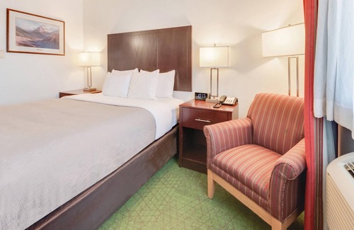 Bozeman Hotel | Quality Inn Belgrade - Bozeman Yellowstone Airport
