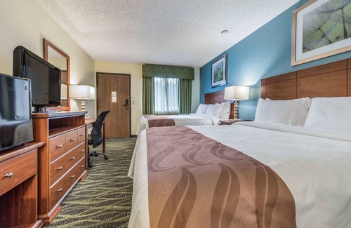 East Lake Hills Hotel | Quality Inn Bellevue