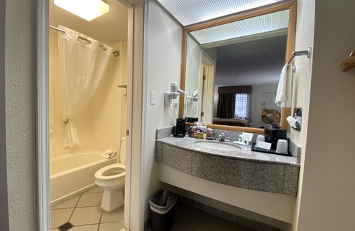 Branson Theater District Hotel | Quality Inn Branson - Hwy 76 Central
