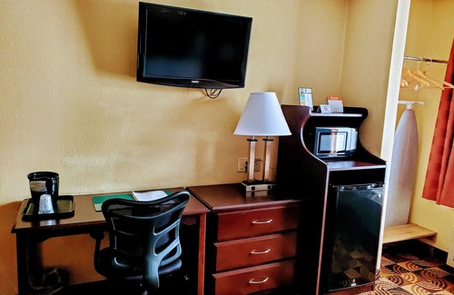 Brunswick Hotel | Quality Inn Brunswick Cleveland South