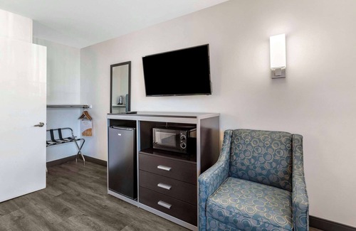 Burbank Hotel | Quality Inn Burbank Airport