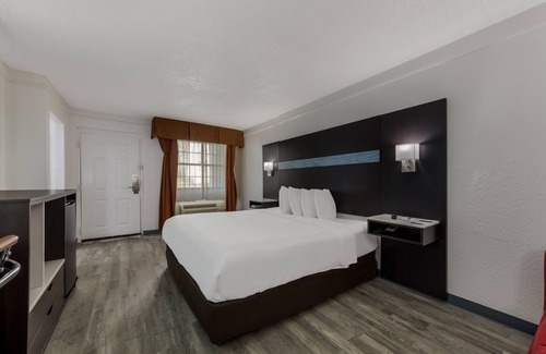 Toddville Road Hotel | Quality Inn & Suites Airport