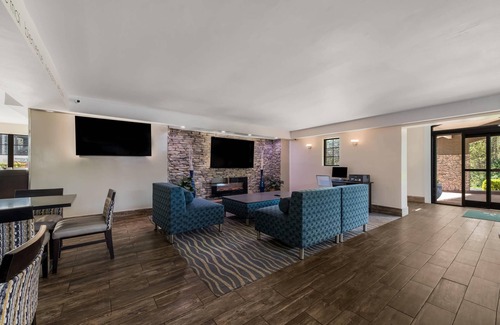 Toddville Road Hotel | Quality Inn & Suites Airport
