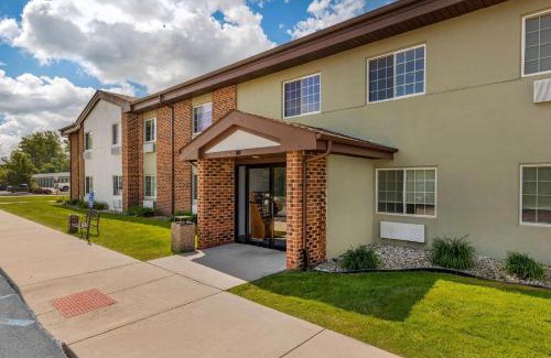 Chesterton Hotel | Quality Inn Chesterton near Indiana Dunes National Park I-94