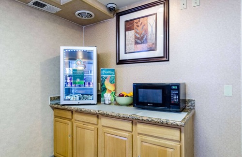 Chicopee Hotel | Quality Inn Chicopee - Springfield
