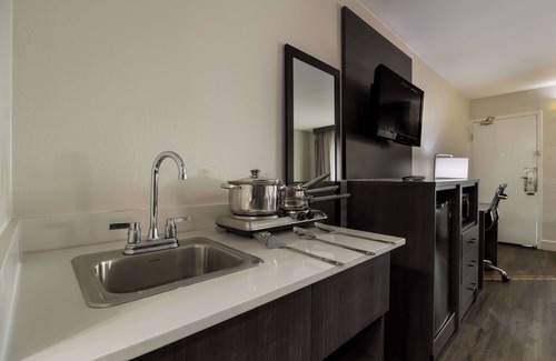 North Charleston Hotel | Quality Inn Coliseum