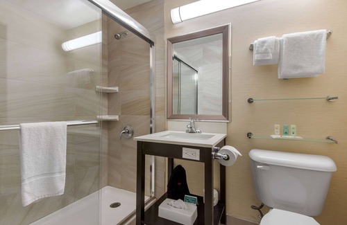Sudbury Hotel | Quality Inn & Conference Centre Downtown