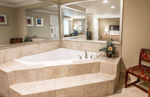 Downey Hotel | Quality Inn Downey