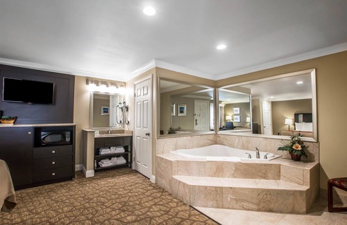 Downey Hotel | Quality Inn Downey
