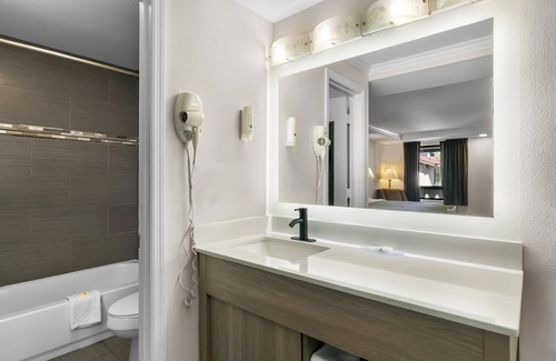 Helen Hotel | Quality Inn Downtown Helen