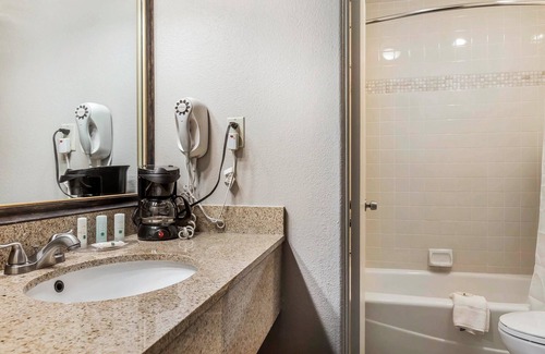 Fallbrook Hotel | Quality Inn Fallbrook I-15