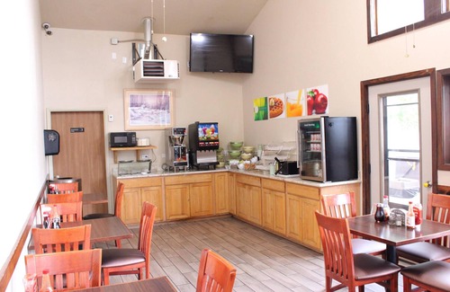 Gunnison Hotel | Quality Inn Gunnison-Crested Butte