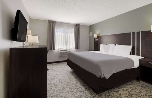 Canton Hotel | Quality Inn Hall of Fame