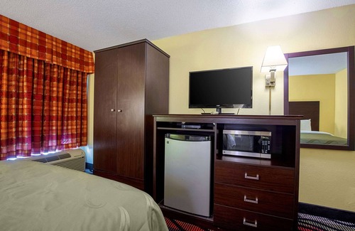 Holly Springs Hotel | Quality Inn Holly Springs South