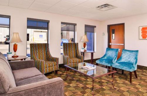 Joplin Hotel | Quality Inn Joplin I-44