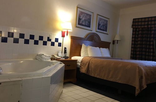 Kalamazoo Hotel | Quality Inn I-94 near Wings Stadium