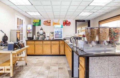 Macon Hotel | Quality Inn Macon West