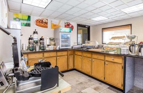 Macon Hotel | Quality Inn Macon West