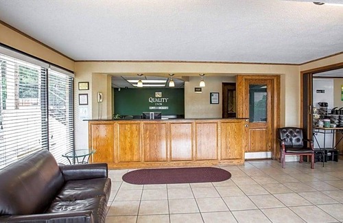 Manning Hotel | Quality Inn Manning I-95