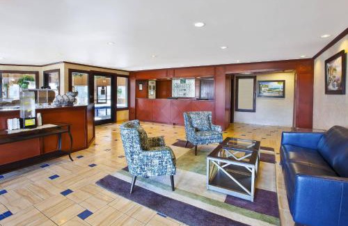 Marshall Hotel | Quality Inn Marshall near I-69