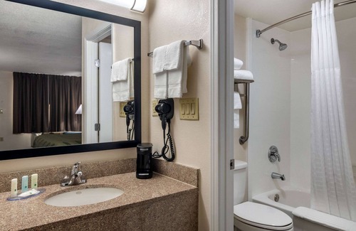 McDonough Hotel | Quality Inn McDonough Atlanta South