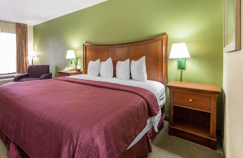 Knoxville Hotel | Quality Inn Merchants Drive