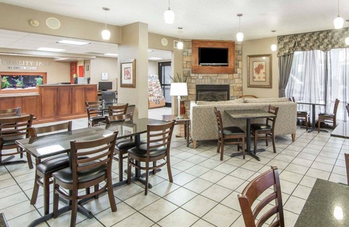 Knoxville Hotel | Quality Inn Merchants Drive