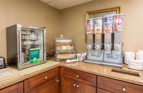 Knoxville Hotel | Quality Inn Merchants Drive