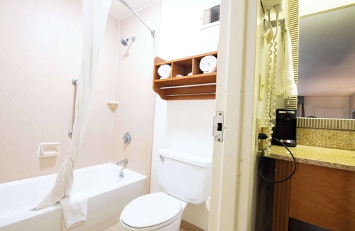 Monroe Hotel | Quality Inn Monroe