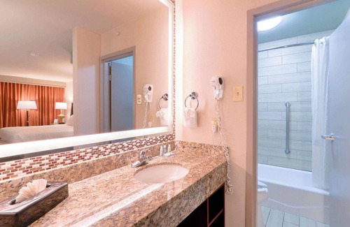 Pigeon Forge Hotel | Quality Inn Near the Island Pigeon Forge